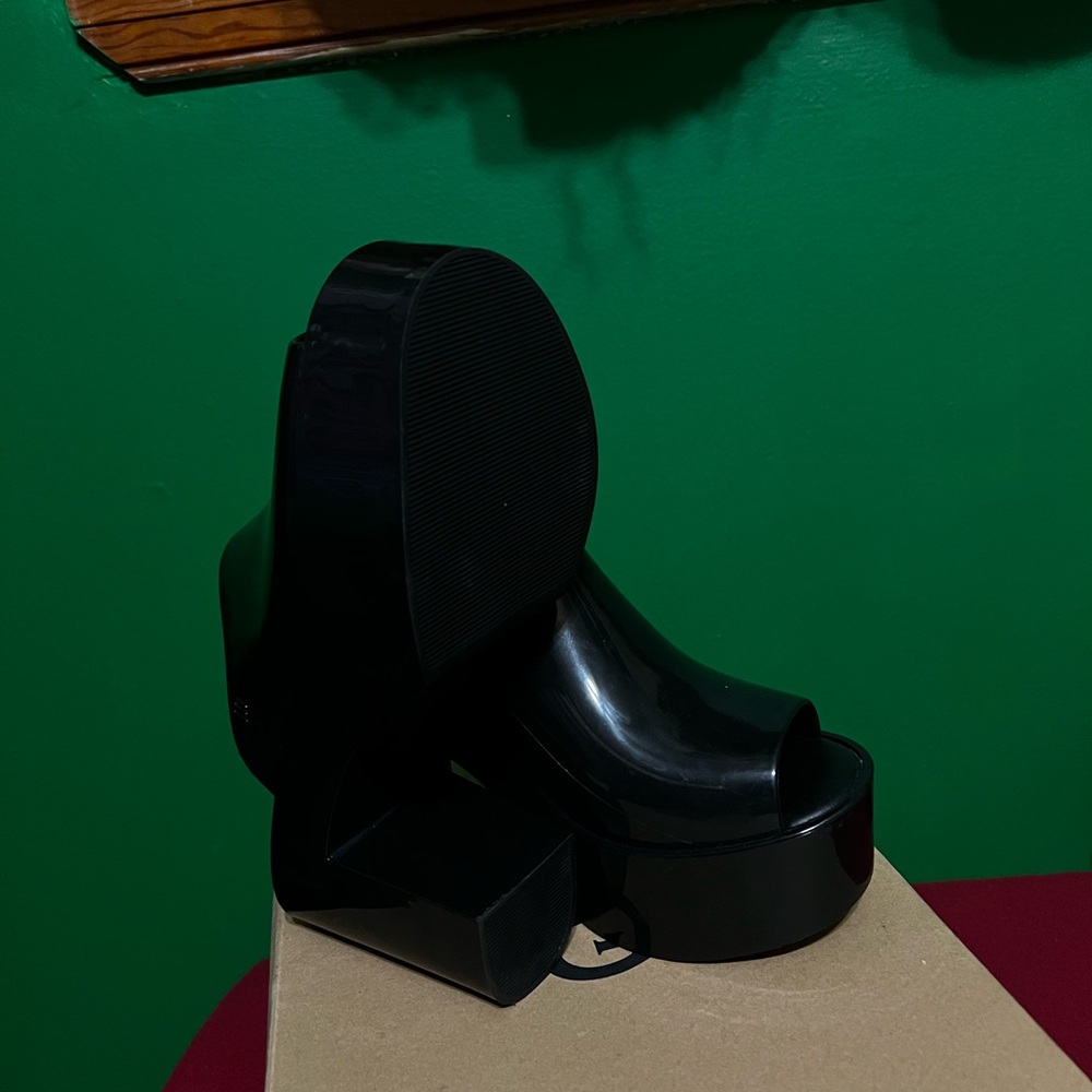 Wedges - Picture 2 of 6